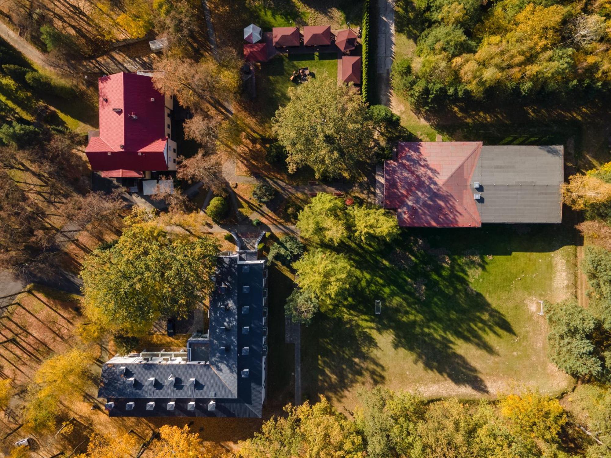 Hotel W Dobieszkowie Stryków Exterior foto